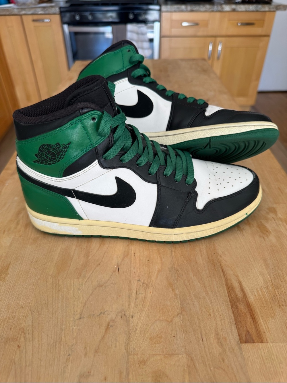 2009 Air Jordan 1 Retro High “Boston Celtics” (DMP / Defining Moments Pack)